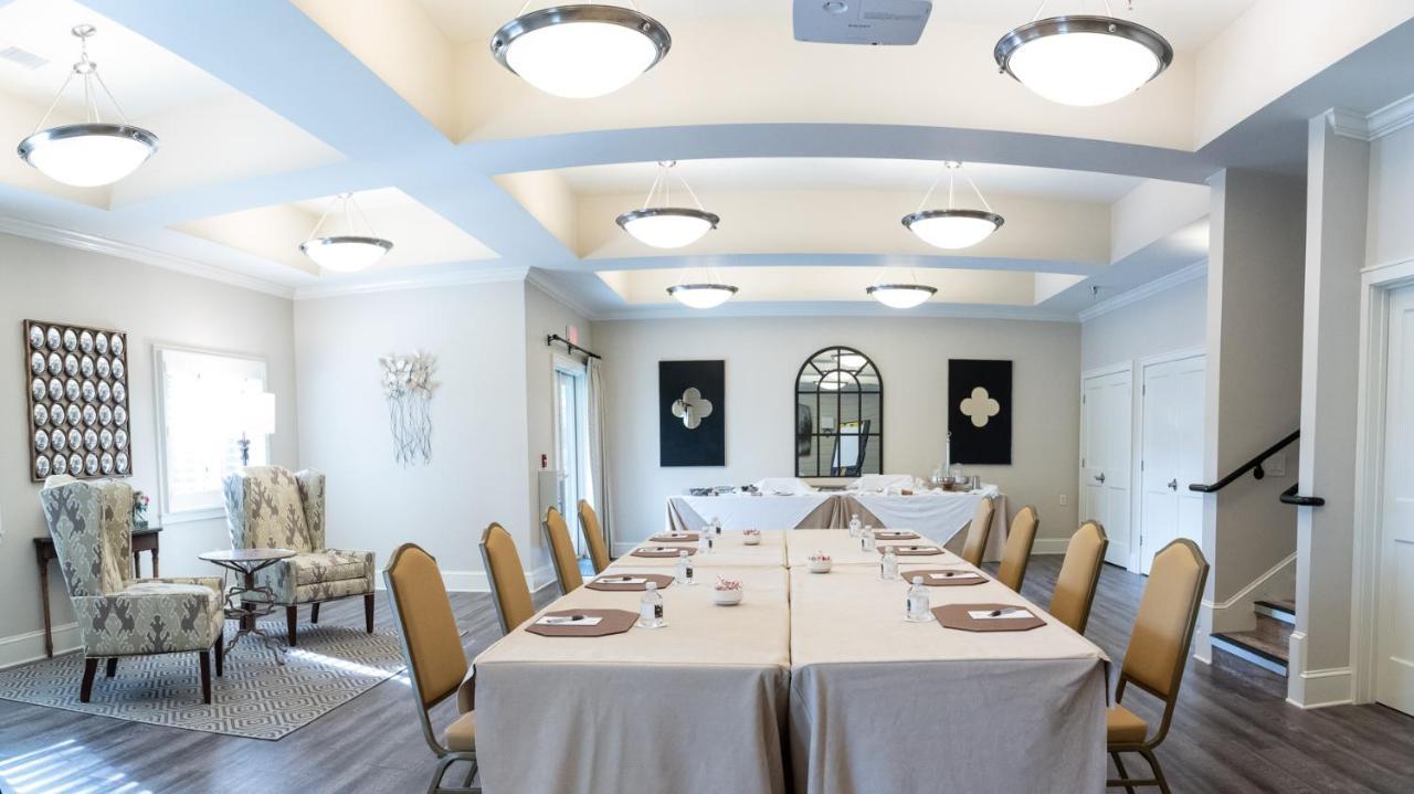 موتيل هايلاندس 200 Main By Old Edwards Hospitality المظهر الخارجي الصورة
